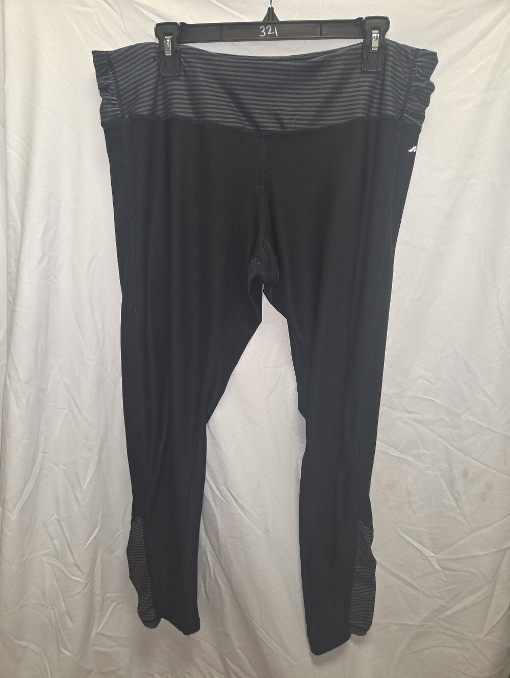 Avia Women's XL Black Full Length Leggings 1 Interior Pocket Size Of Credit Card